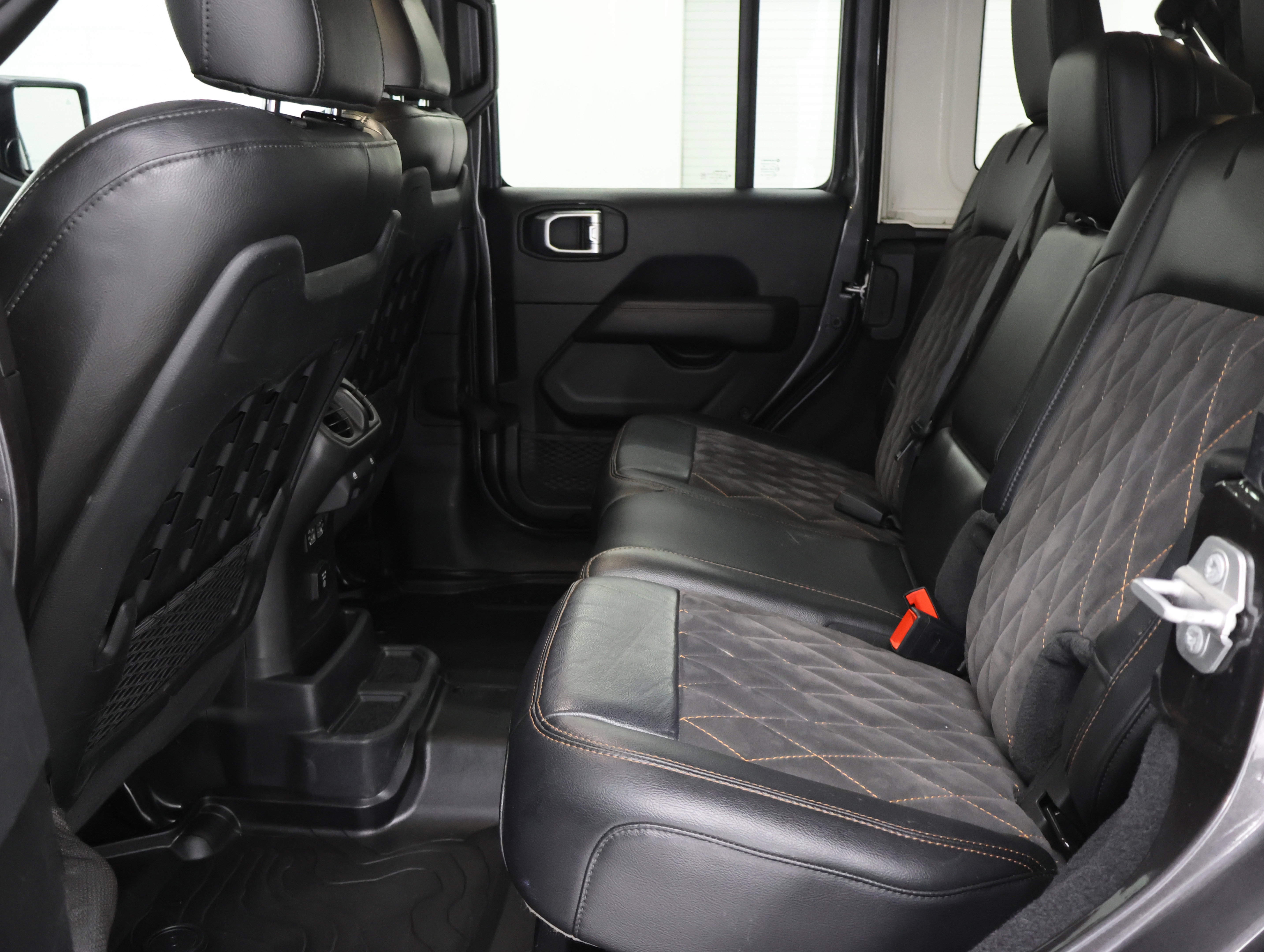 Used 2021 Jeep Wrangler Unlimited Rubicon w/ Trailer Tow Package AWD/4WD image 8