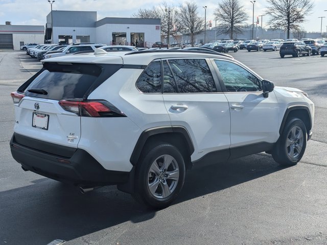Used 2024 Toyota RAV4 LE image 7