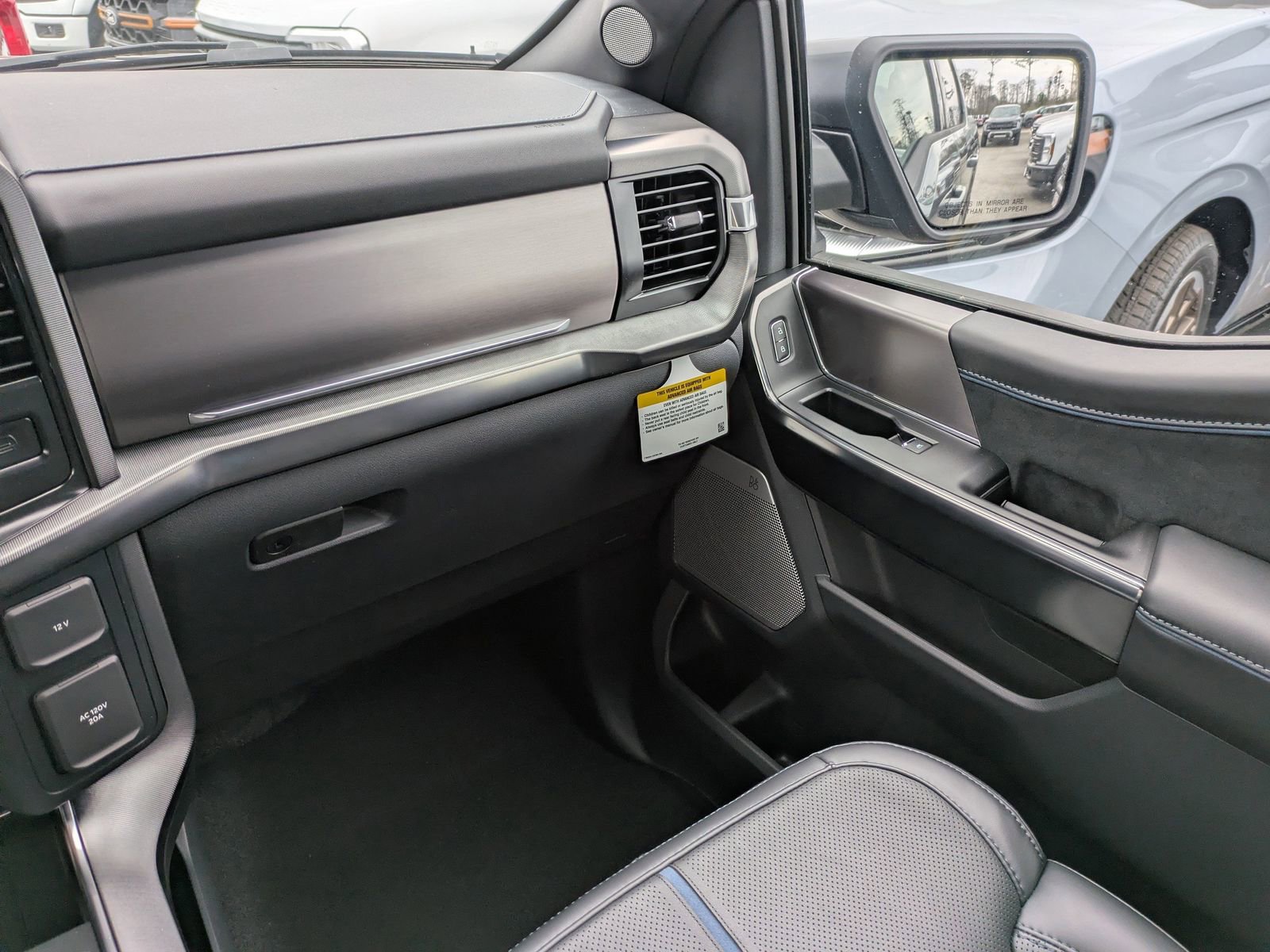 New 2025 Ford F150 Platinum w/ FX4 Off-Road Package image 19