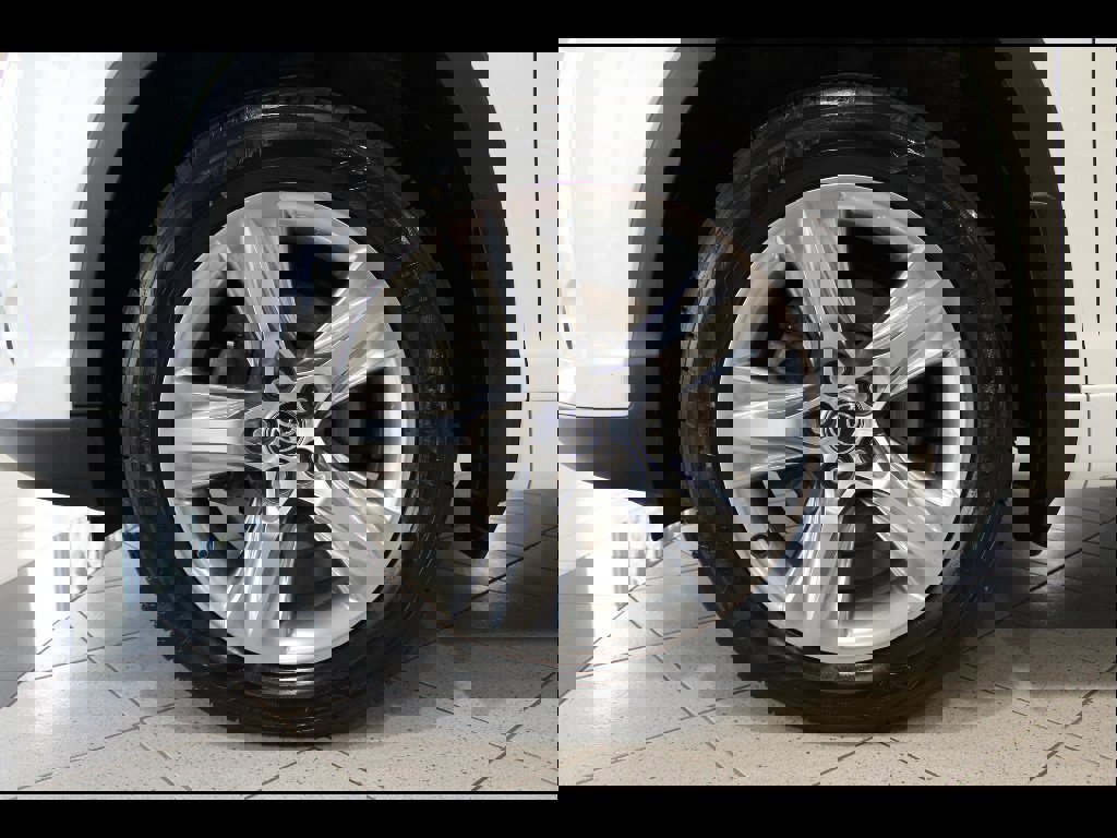 Used 2019 Toyota Highlander Limited image 10