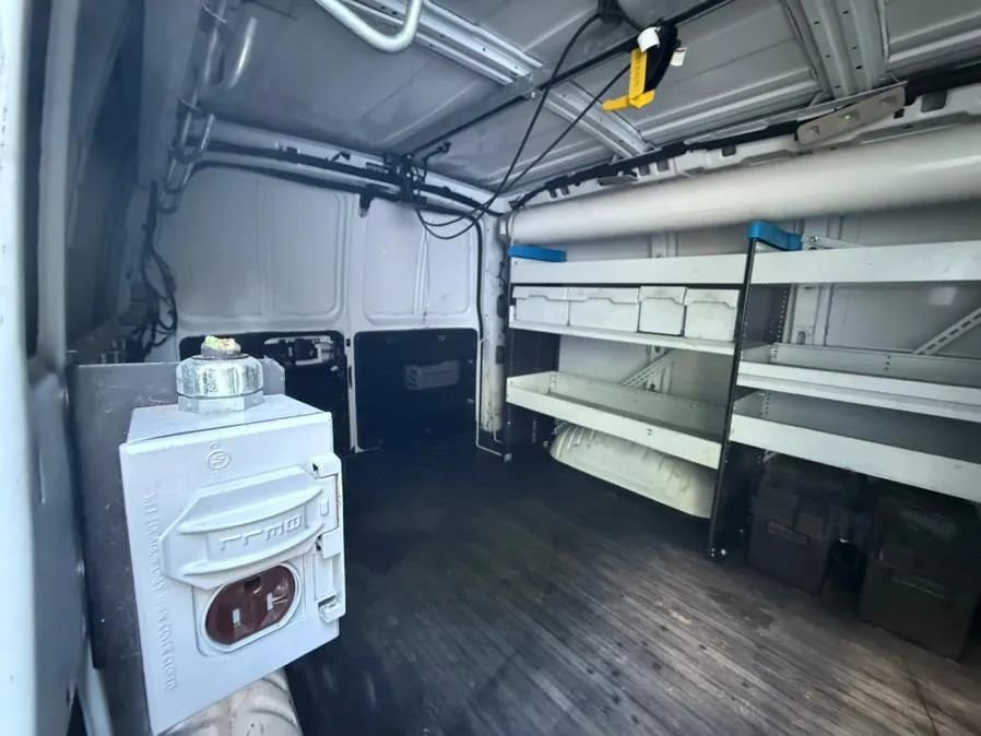 Used 2015 Chevrolet Express 2500 image 20