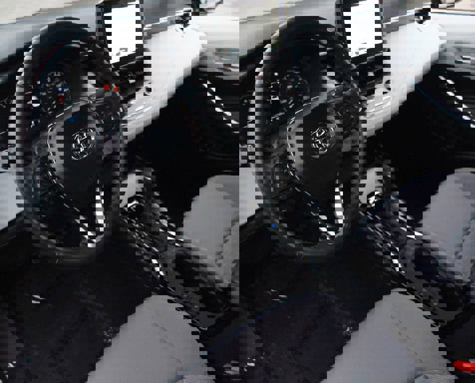 Certified 2025 Toyota Corolla SE image 12