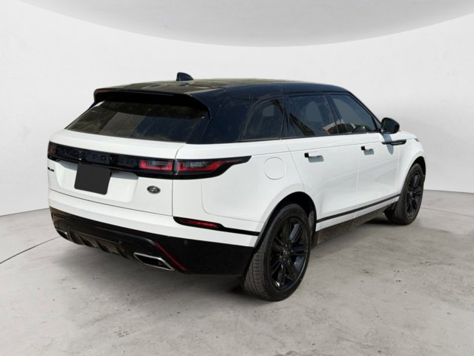 Certified 2023 Land Rover Range Rover Velar R-Dynamic S AWD/4WD image 4