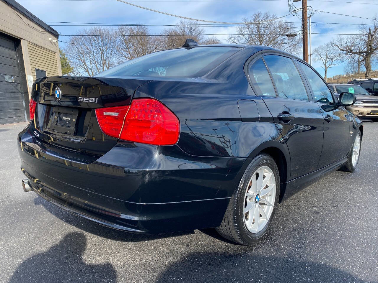 Used 2010 BMW 328i xDrive Sedan image 3