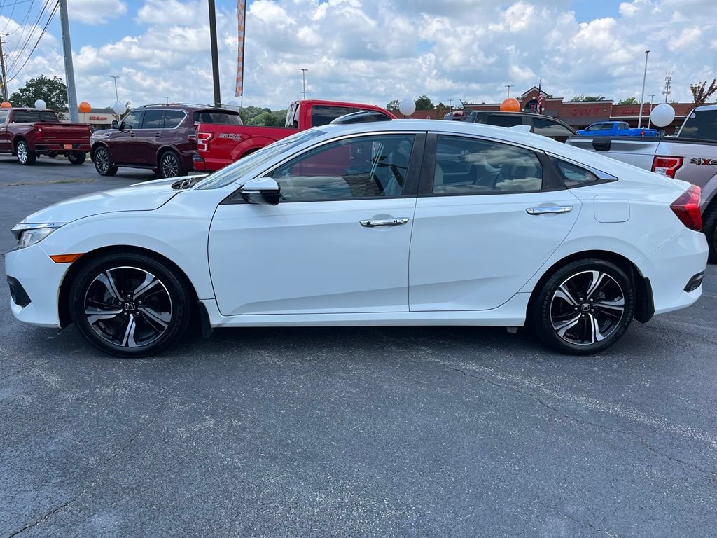 Used 2017 Honda Civic Touring image 4