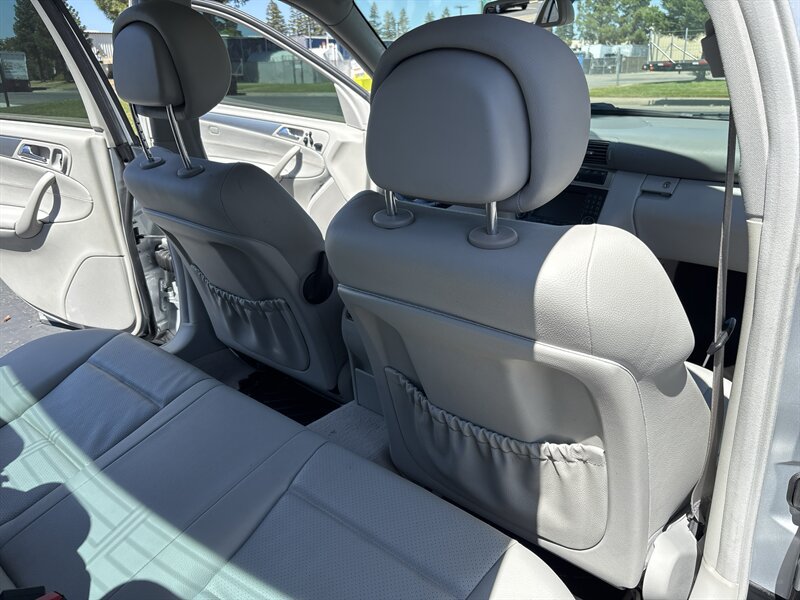 Used 2006 Mercedes-Benz C 350 Sedan image 32