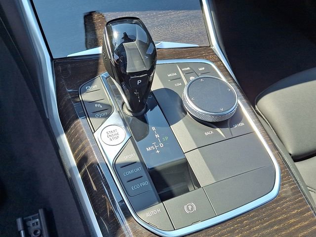 Used 2019 BMW 330i xDrive Sedan w/ Driving Assistance Package image 11