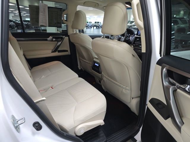 Used 2023 Lexus GX 460 Premium w/ Premium Package image 9