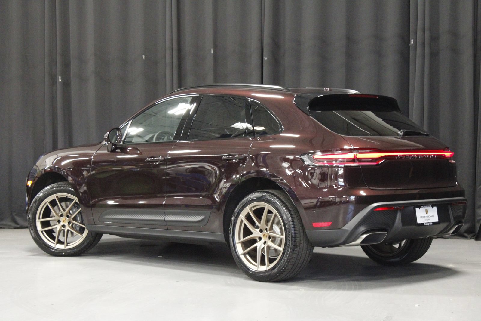 New 2026 Porsche Macan AWD/4WD image 3
