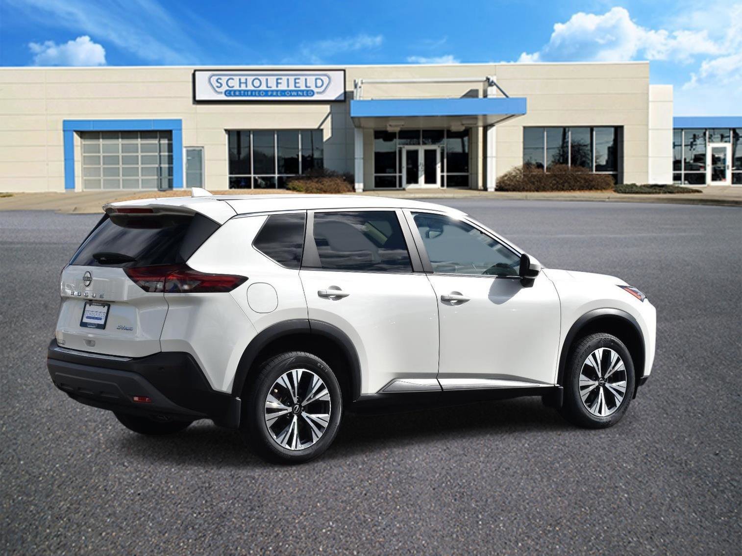Used 2023 Nissan Rogue SV image 3