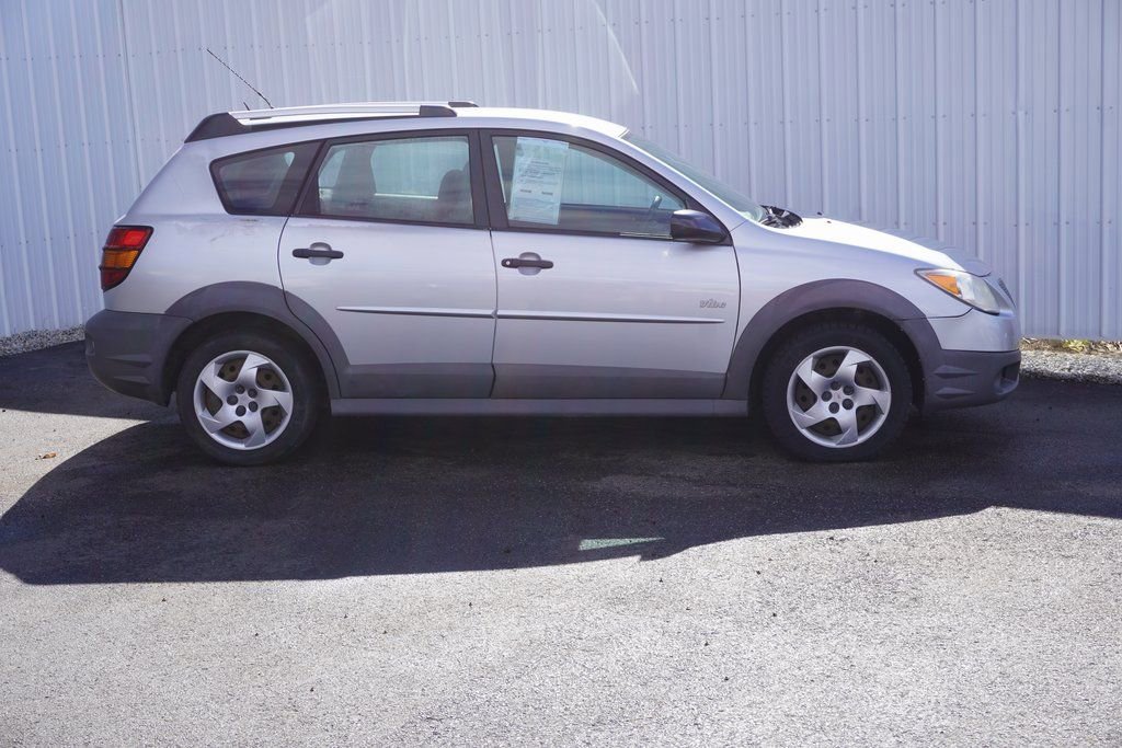 Used 2008 Pontiac Vibe w/ Preferred Package image 2