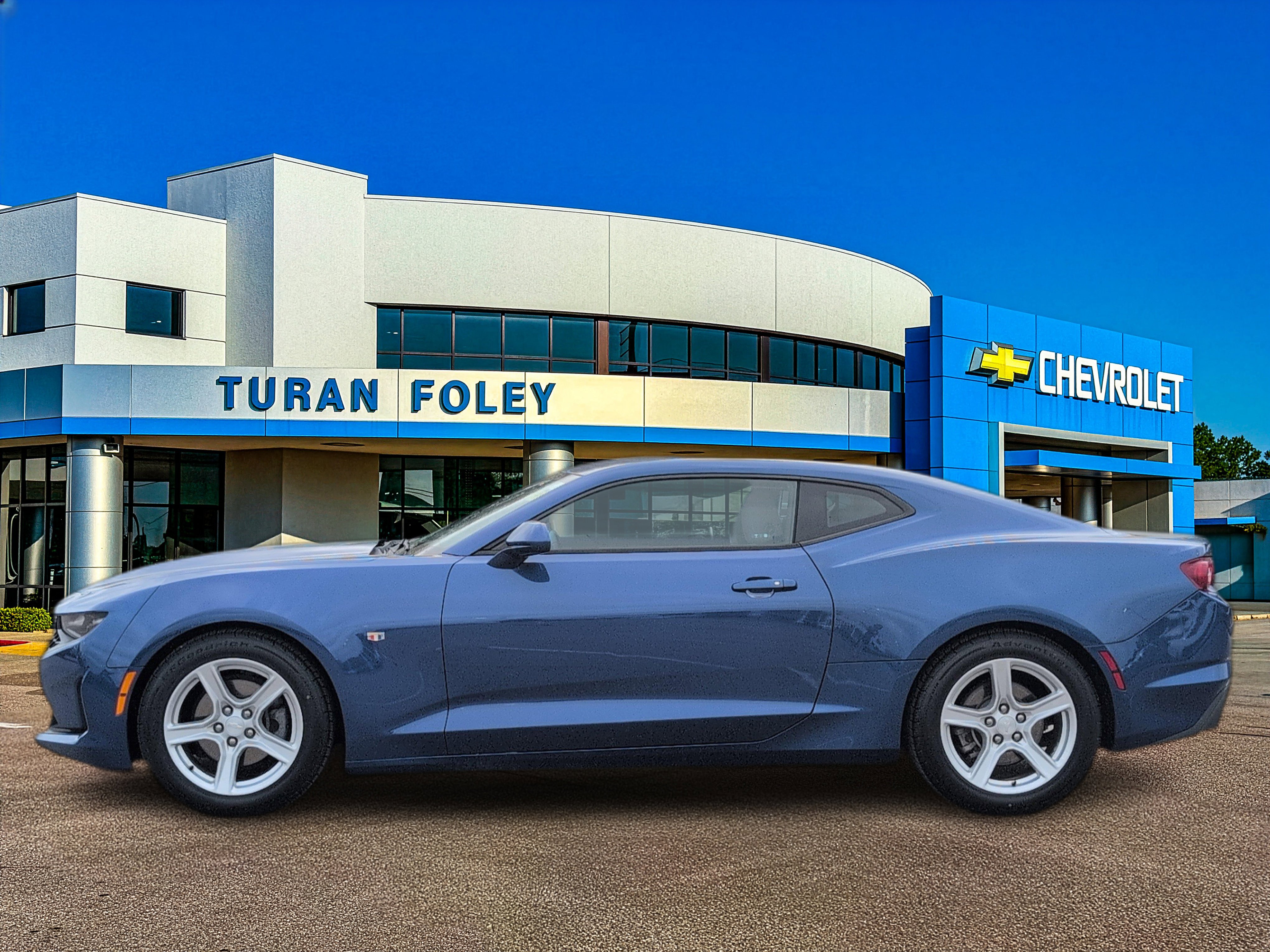 Used 2020 Chevrolet Camaro LT RWD image 2
