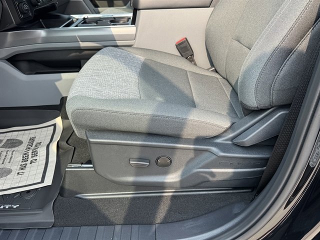 New 2025 Ford F350 XLT w/ Black Appearance Package image 21