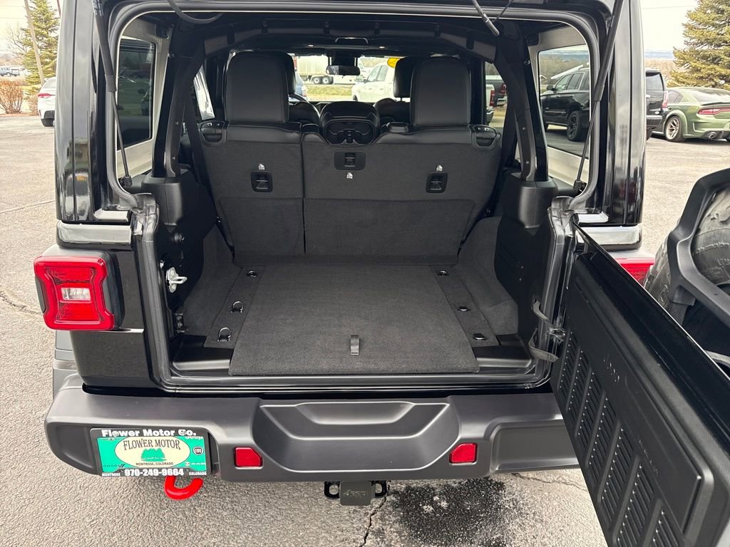 Used 2025 Jeep Wrangler Unlimited Rubicon w/ Convenience Group image 21