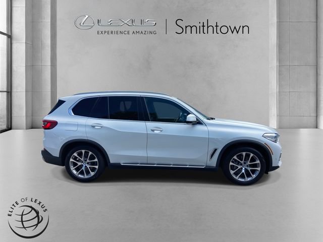 Used 2019 BMW X5 xDrive50i w/ Luxury Seating Package AWD/4WD image 4