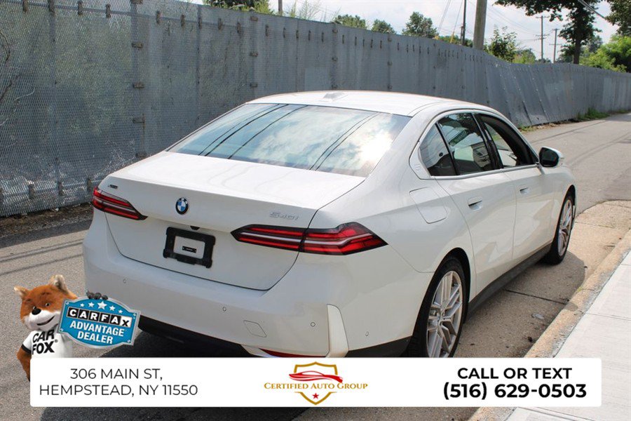 Used 2024 BMW 540i xDrive AWD/4WD image 5