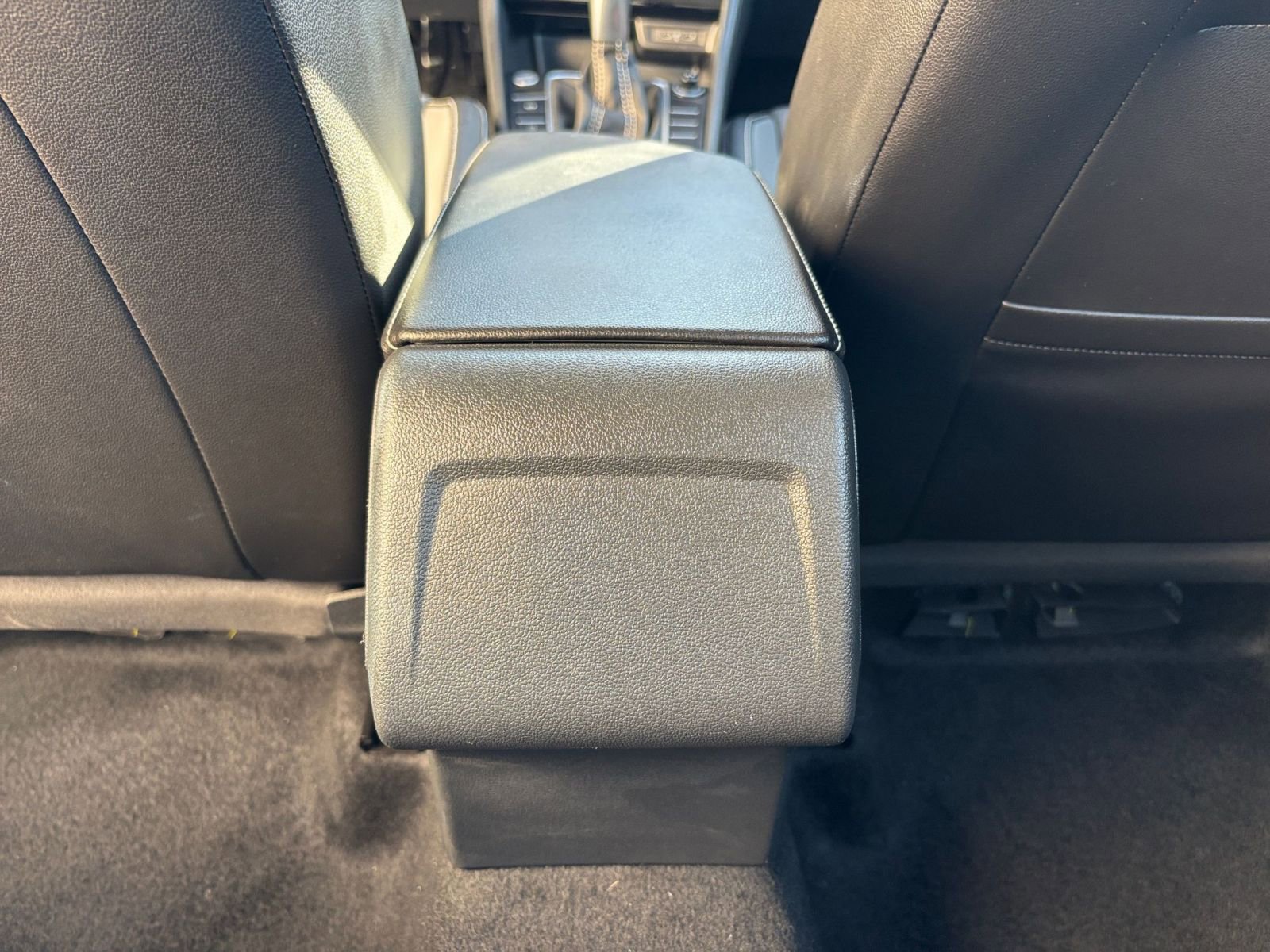 Used 2025 Volkswagen Jetta SE image 24