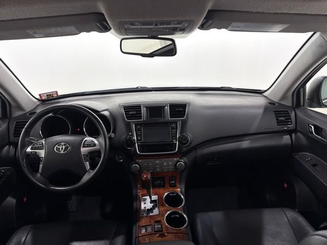 Used 2013 Toyota Highlander Limited AWD/4WD image 29