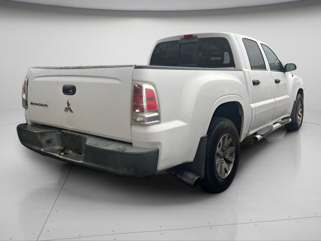 Used 2007 Mitsubishi Raider LS image 3