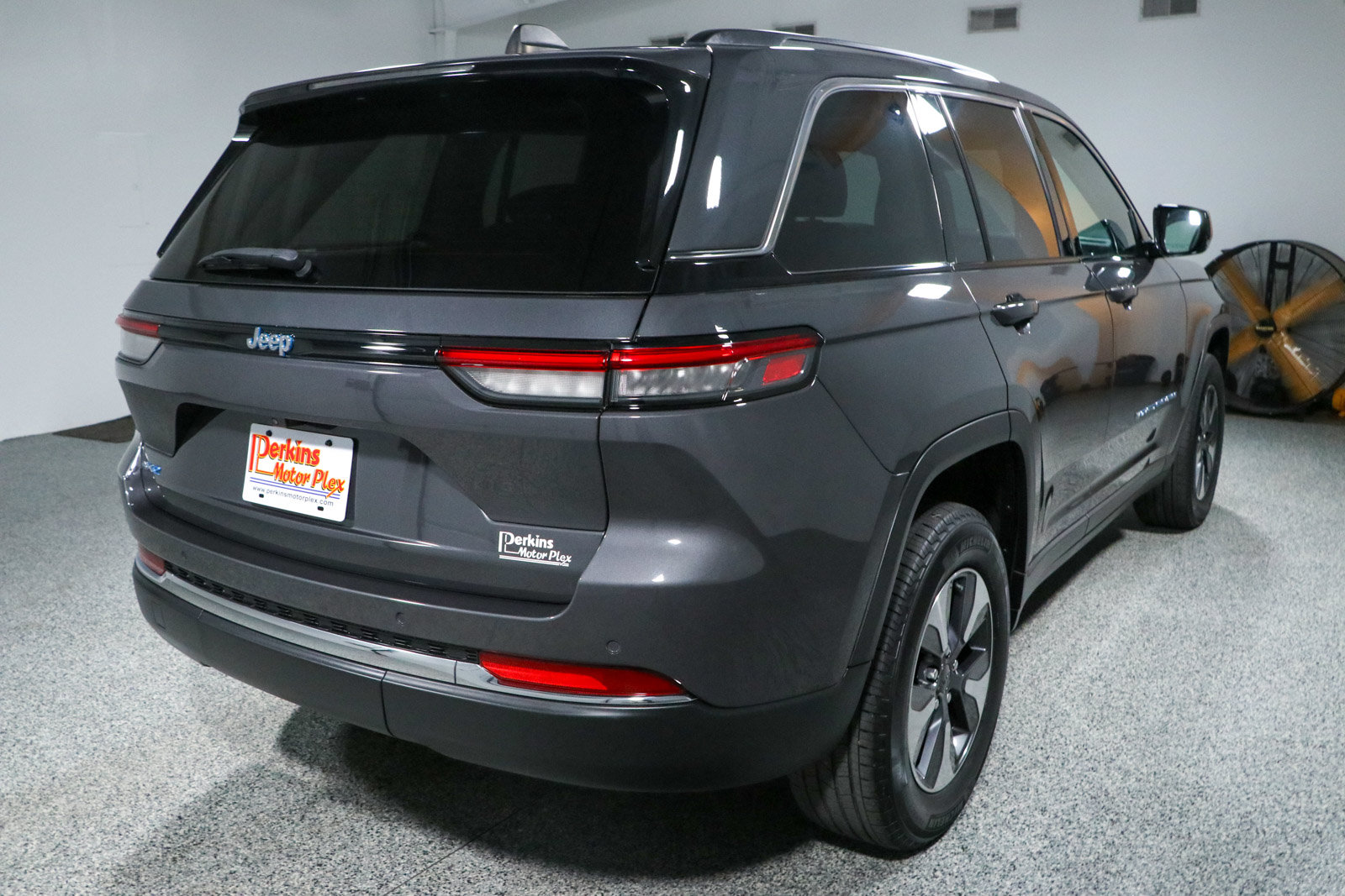 Used 2023 Jeep Grand Cherokee 4WD 4xe image 7