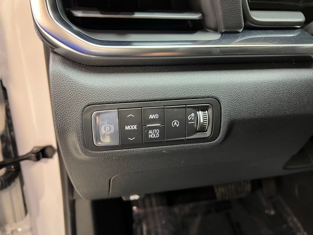 New 2026 GMC Terrain Elevation w/ Elevation Premium Package AWD/4WD image 16