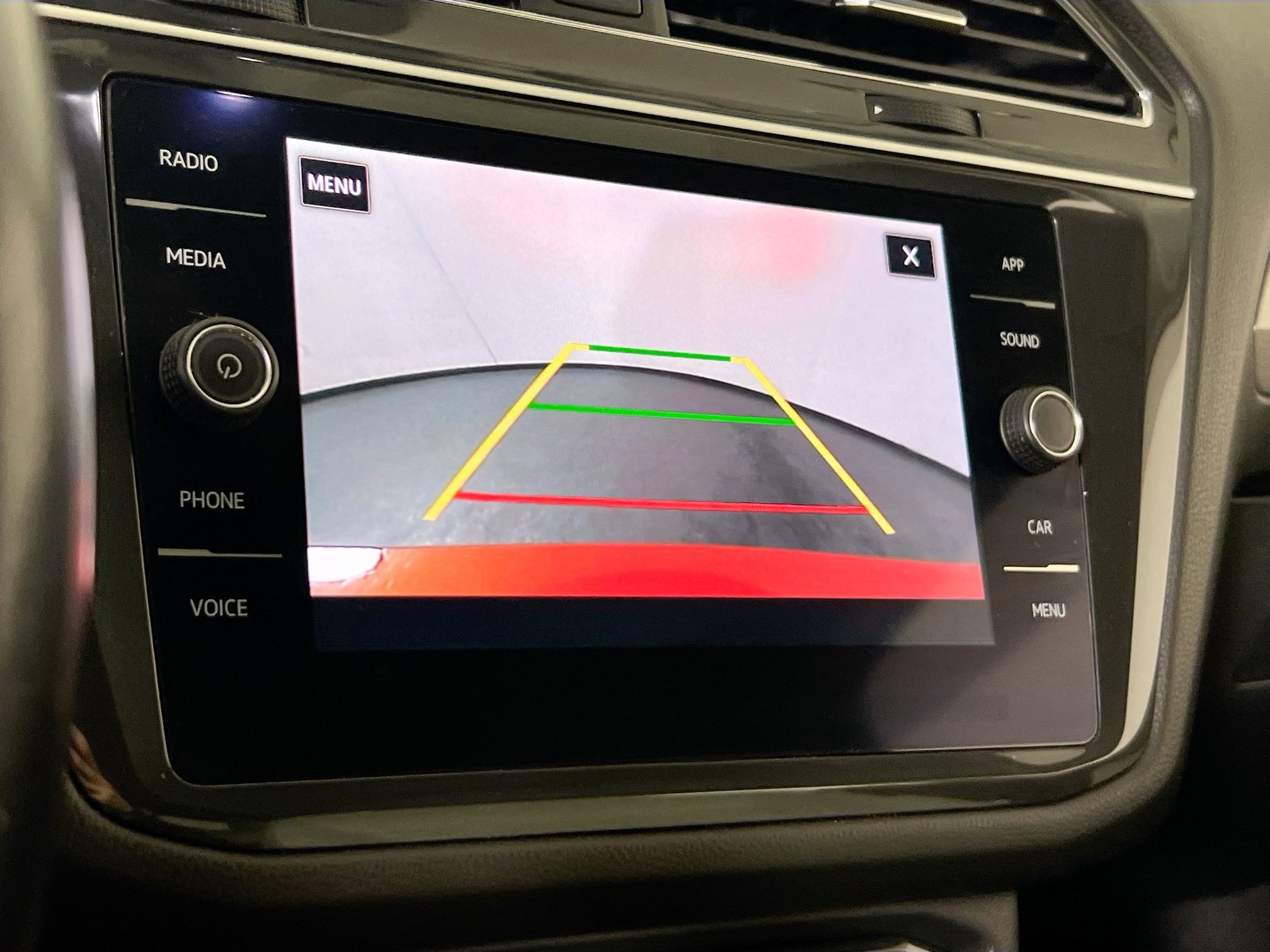 Used 2019 Volkswagen Tiguan SE w/ Panoramic Sunroof Package AWD/4WD image 13