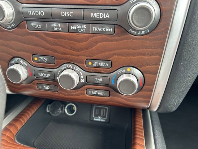Used 2020 Nissan Pathfinder Platinum FWD image 31