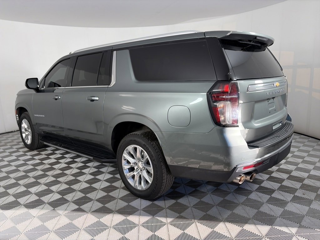 Used 2023 Chevrolet Suburban Premier image 5