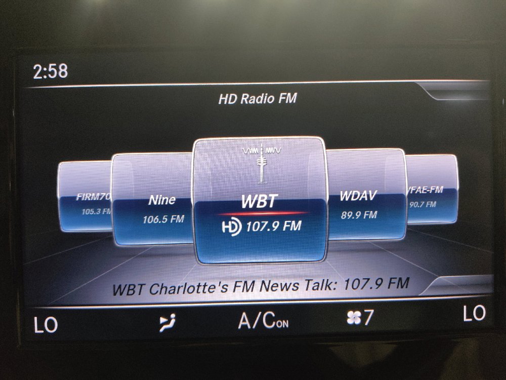 Used 2019 Mercedes-Benz GLC 300 w/ Premium Package image 25