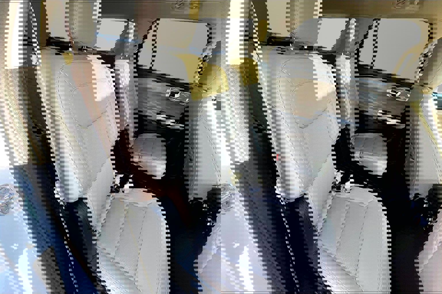 Used 2021 Ford Explorer Limited image 17