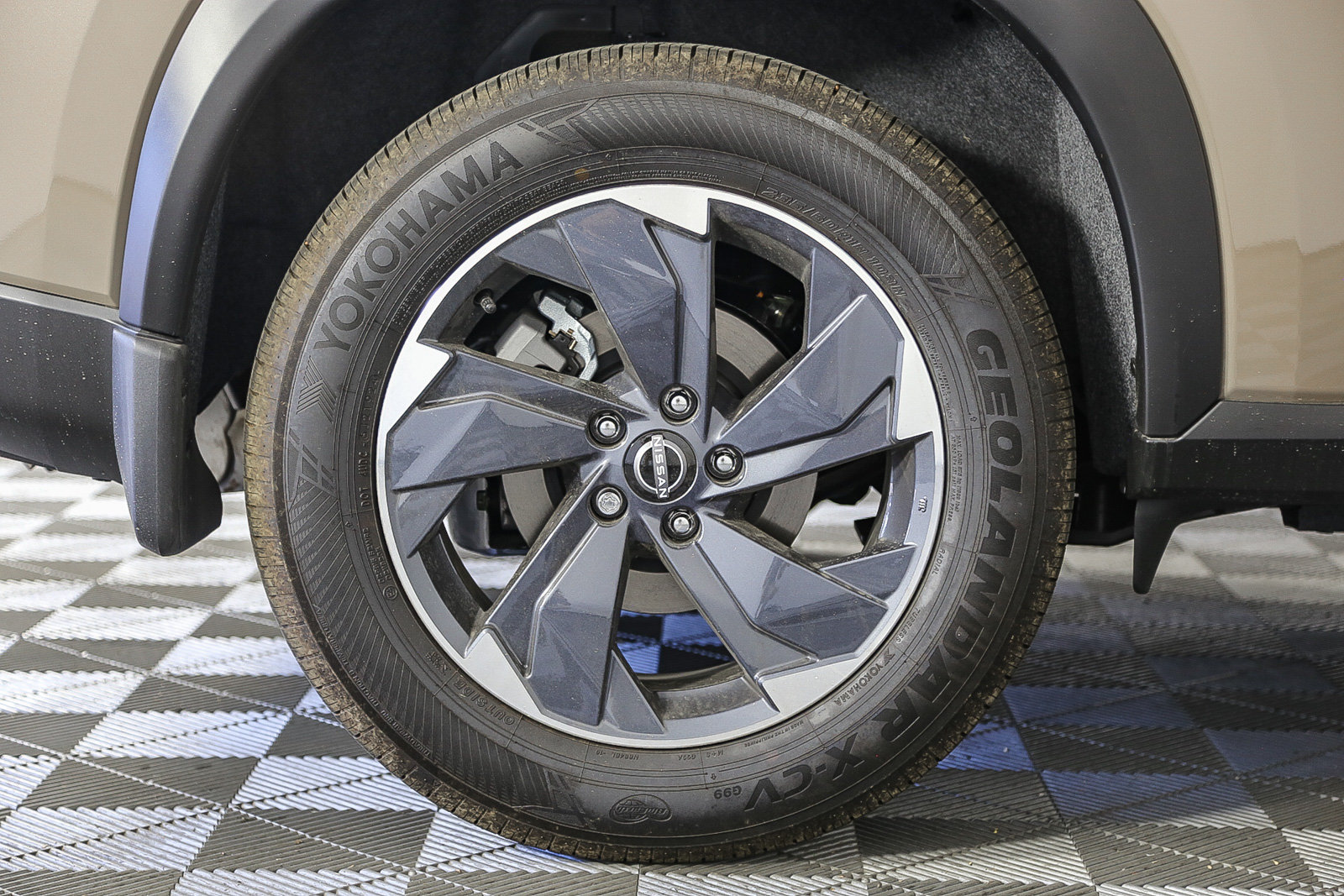 New 2025 Nissan Rogue SV AWD/4WD image 10