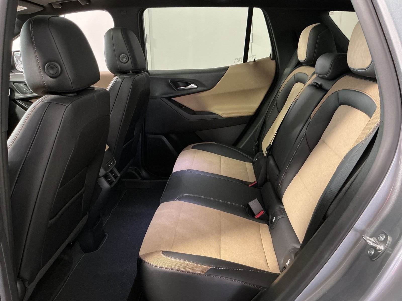 New 2026 Chevrolet Equinox ACTIV w/ Convenience Package III image 32