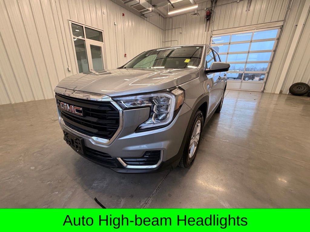 Used 2024 GMC Terrain SLE image 8