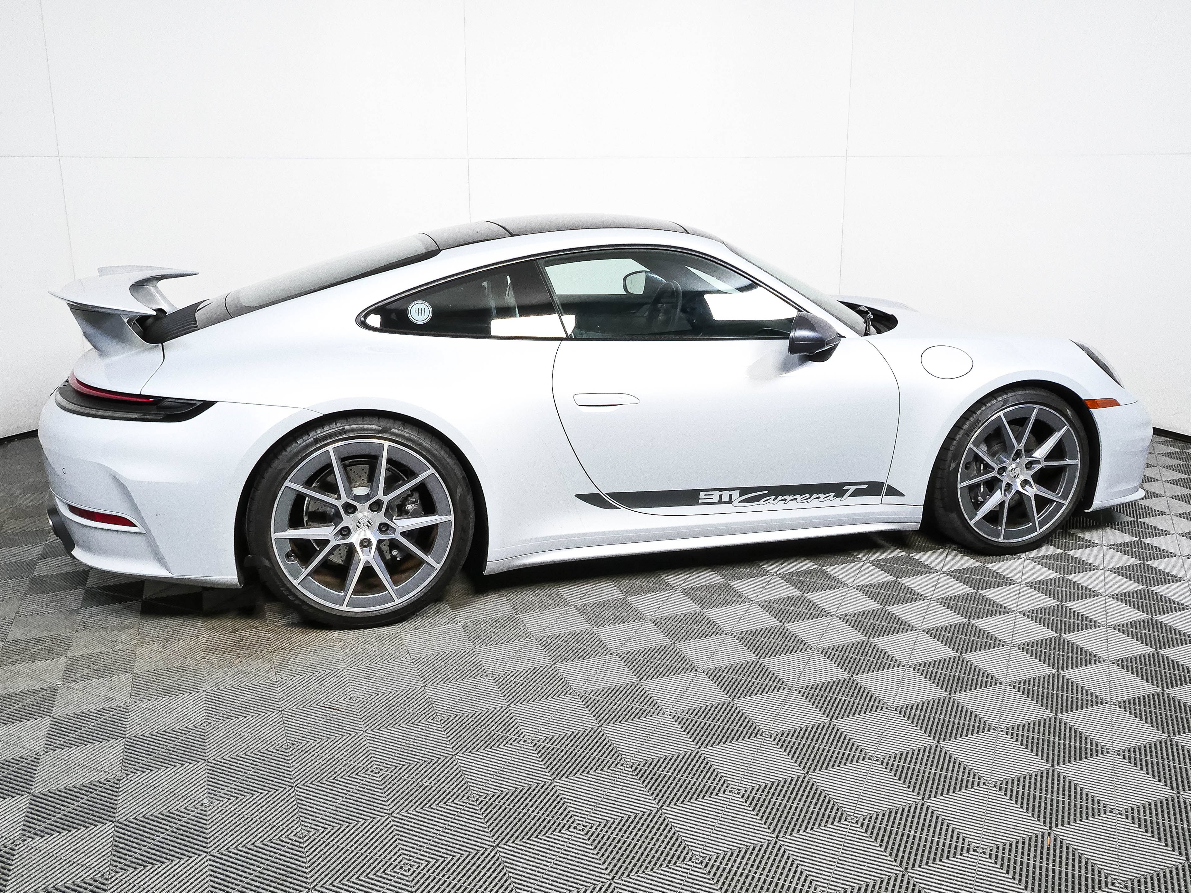 Certified 2025 Porsche 911 Carrera RWD image 26