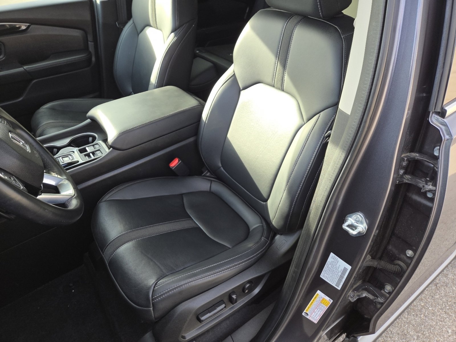 Used 2023 Honda Pilot Touring image 27