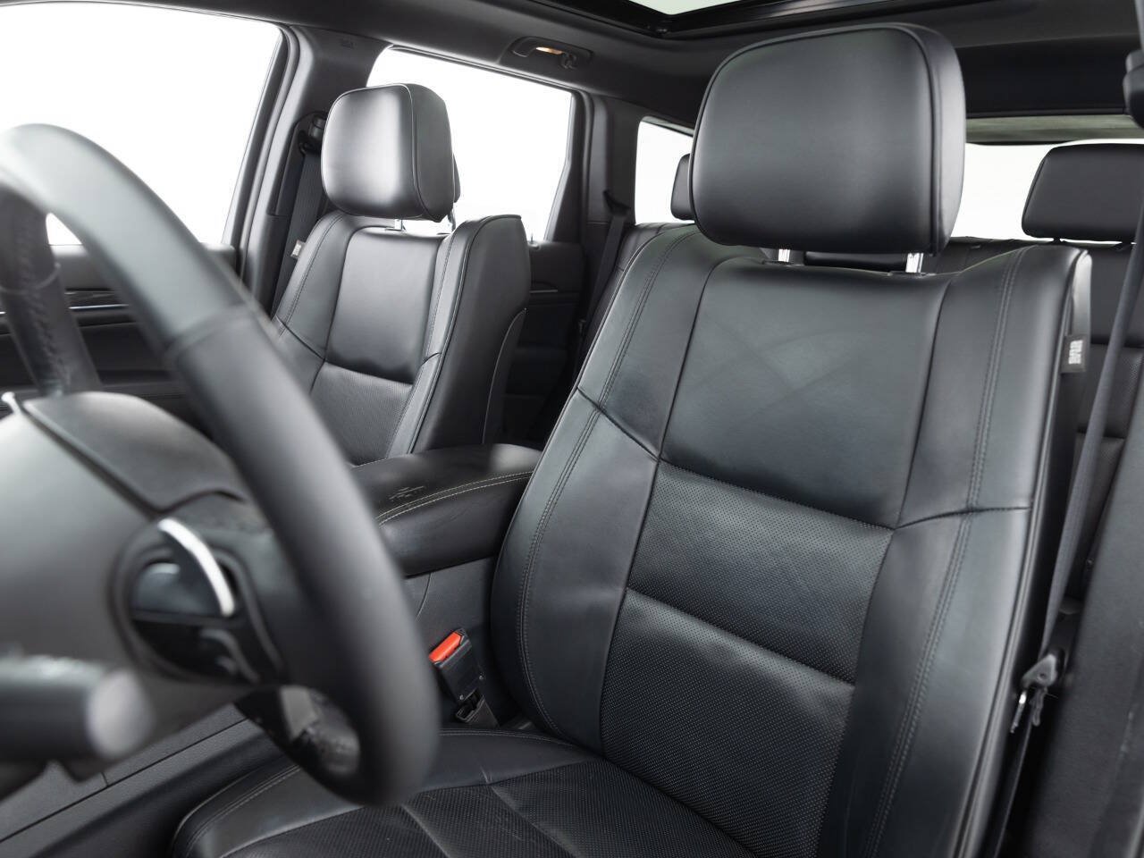 Used 2015 Jeep Grand Cherokee High Altitude AWD/4WD image 22