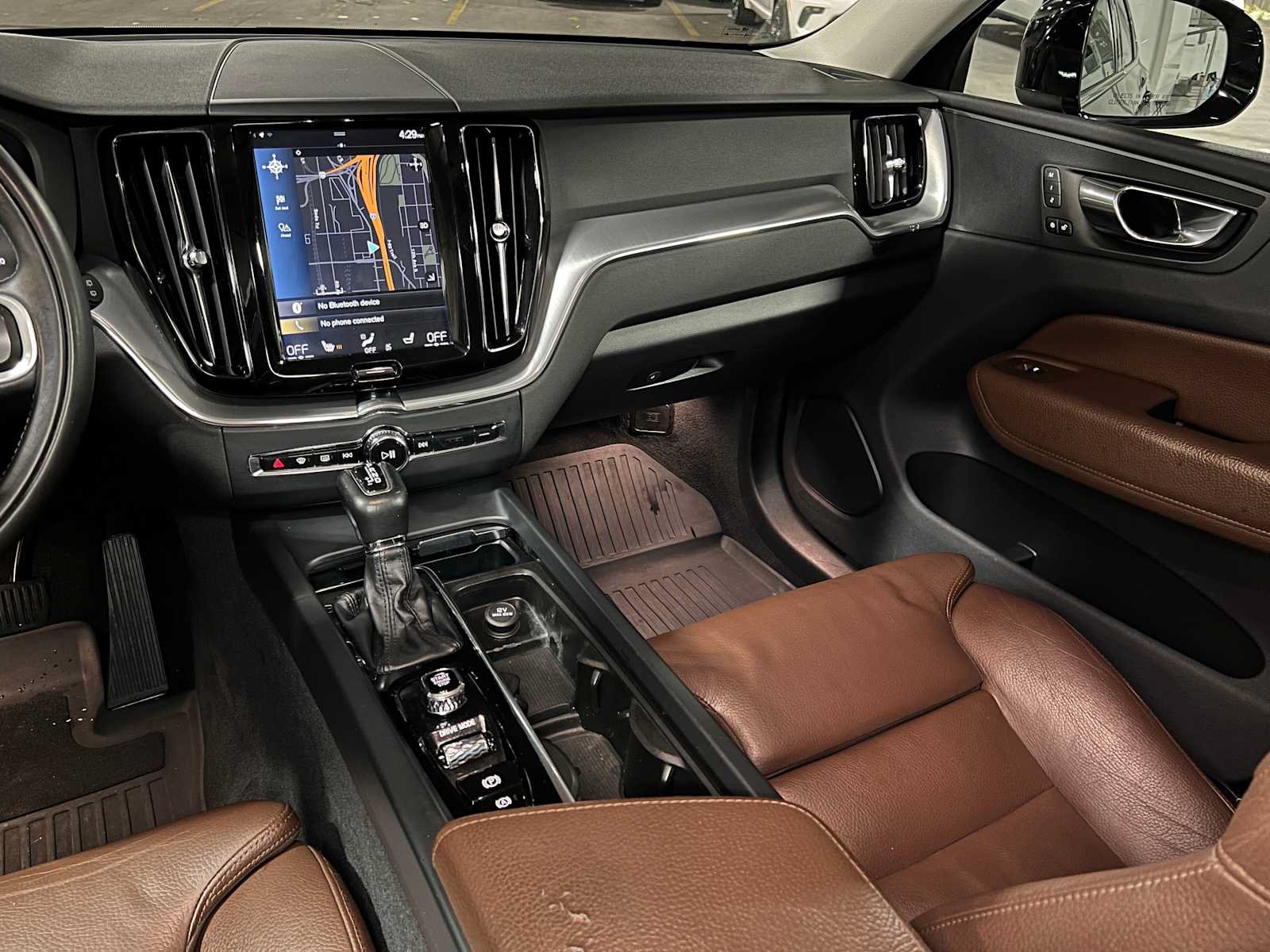 Used 2019 Volvo XC60 T5 Momentum w/ Protection Package Premier AWD/4WD image 45