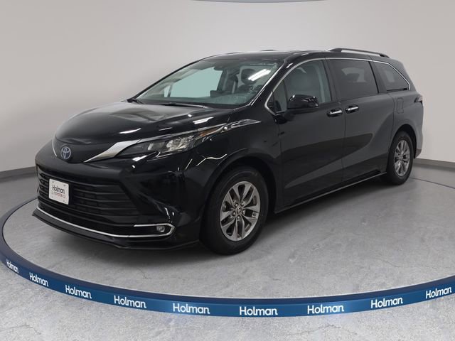 Certified 2024 Toyota Sienna XLE FWD video 1