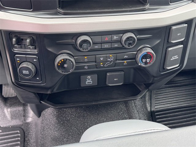 New 2025 Ford F550 4x4 Regular Cab Super Duty image 25