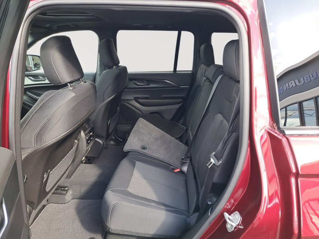 New 2025 Jeep Grand Cherokee Laredo X w/ Luxury Tech Group I image 14