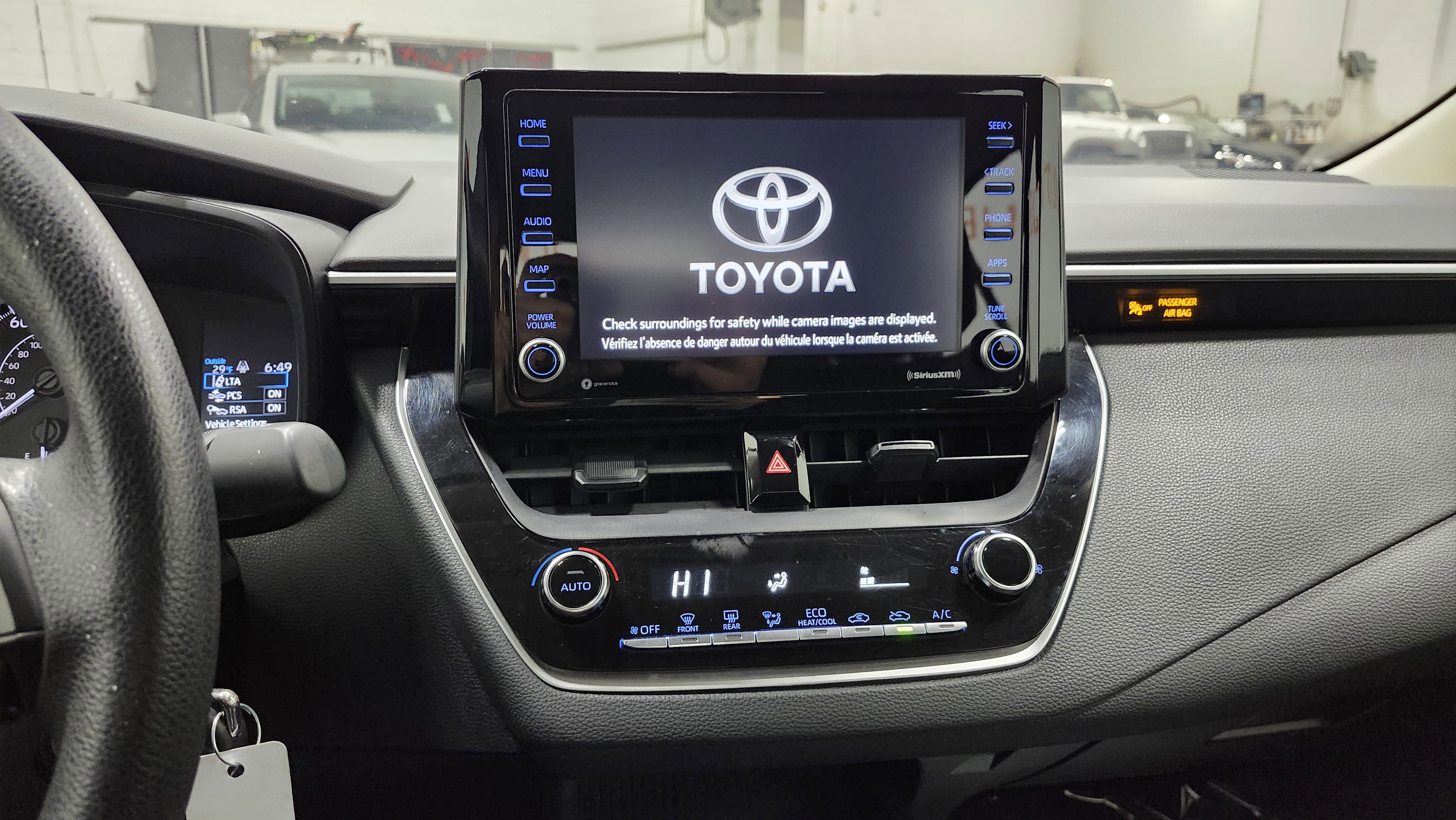 Used 2022 Toyota Corolla LE image 26