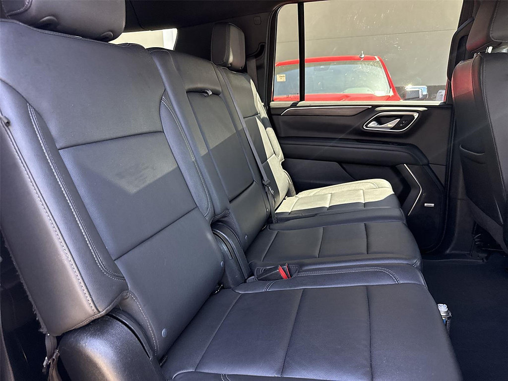 Used 2024 Chevrolet Suburban LT RWD image 25