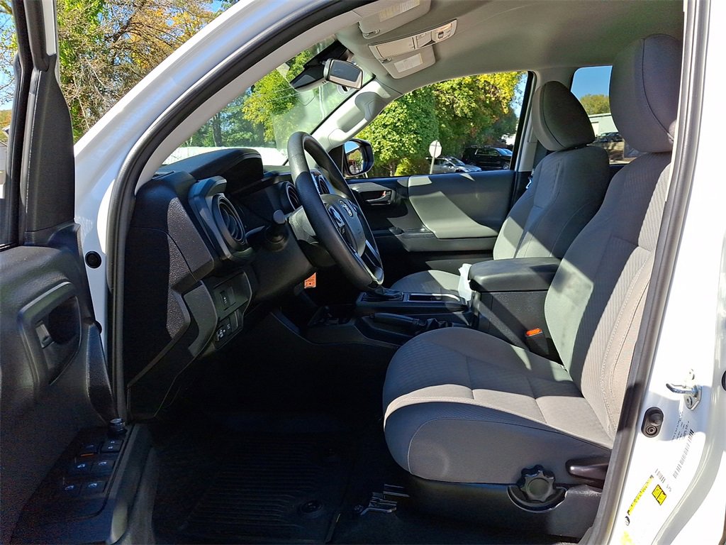 Used 2022 Toyota Tacoma SR image 15