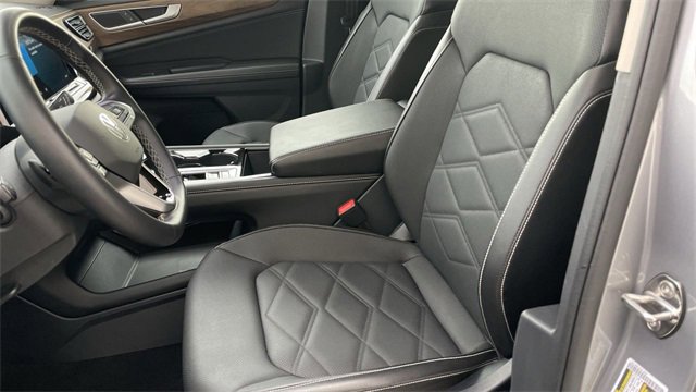 Used 2025 Volkswagen Atlas SE image 11