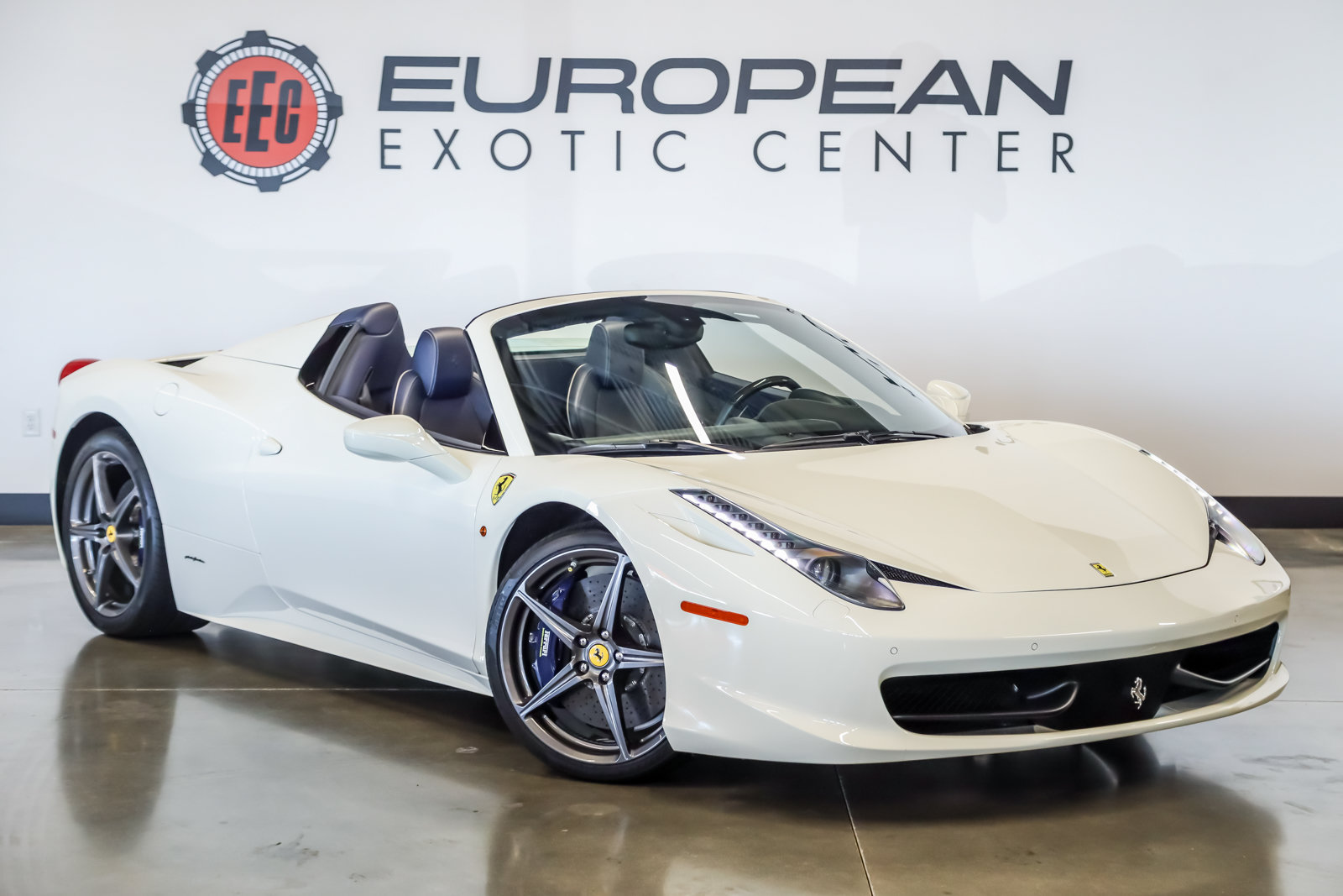 Used 2015 Ferrari 458 Spider RWD image 1