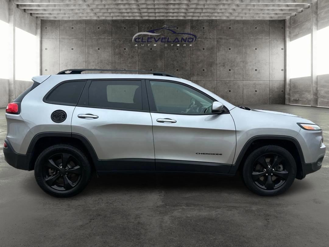 Used 2017 Jeep Cherokee High Altitude image 2