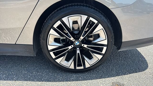 Certified 2025 BMW 530i xDrive w/ Premium Package AWD/4WD image 19