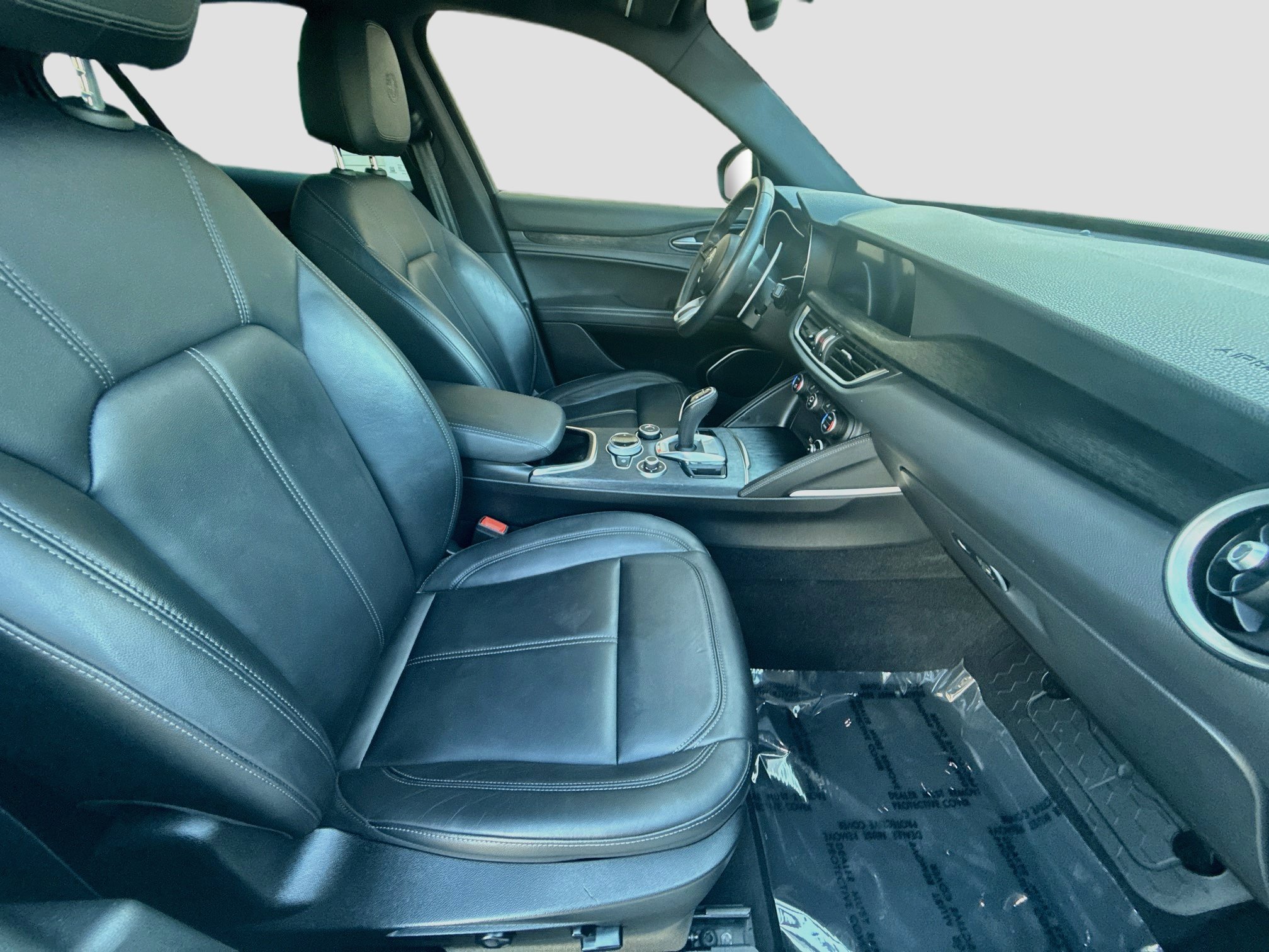 Used 2023 Alfa Romeo Stelvio Sprint RWD image 31