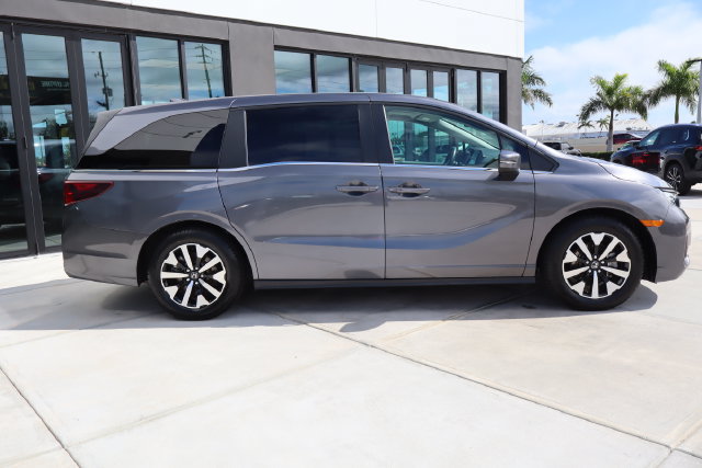 Used 2025 Honda Odyssey EX-L image 2