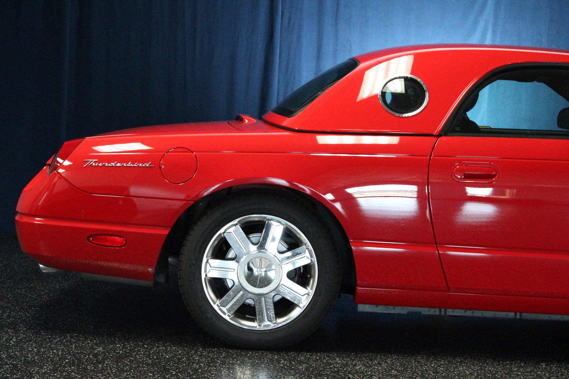 Used 2005 Ford Thunderbird RWD image 7